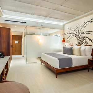 Junior Deluxe Suite Golf View King